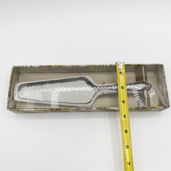 Wild Eye Designs Ceramic Cake Server Cake Tool with Box - Picture 5 of 7